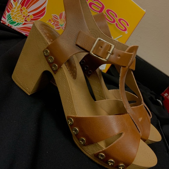 Brown Wedges - Picture 2 of 2